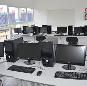 Cursos da FESC estão com matrículas abertas.