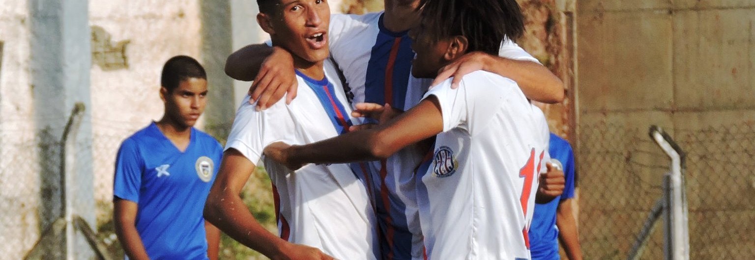 Sub-18 venceu por 2 a 1 e continua com 100% de aproveitamento (Foto: Gustavo Curvelo/Divulgação)