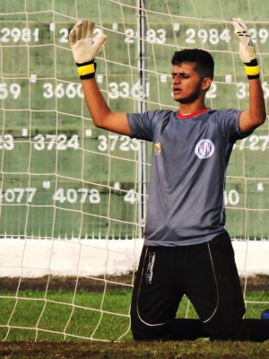 Maycon defendeu a meta são-carlense contra o Talentos 10 (Foto: Gustavo Curvelo/Divulgação)