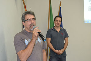 Douglas Barreto e Giuliano Cardinali em reunião da AEASC