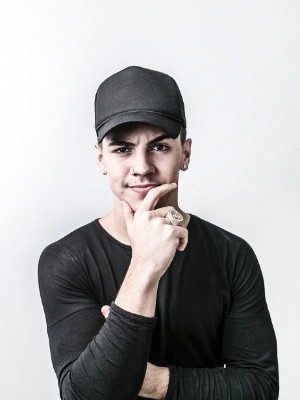 biel-lanca-primeiro-disco-1462371256055_300x420