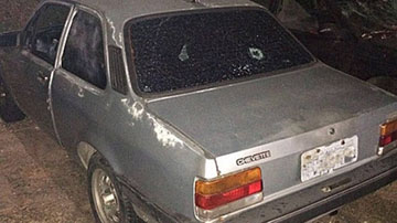 Carro onte estava menino