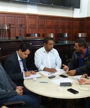 Presentes no depoimento de Fernando Firmino, os vereadores Ditinho Matheus, Roselei Françoso, Maurício Ortega, Cidinha do Oncológico, a Advogada Legislativa da Câmara, Samanta de Aquino, e o Analista Legislativo, José Luiz E. F. de Toledo (assessoria de imprensa CMSC)