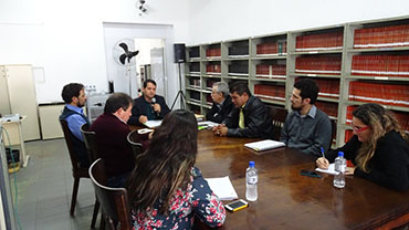 Membros da CPI que investiga irregularidades na Prefeitura e funcionários da Câmara Municipal (assessoria de imprensa CMSC)