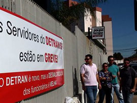 Greve anunciada no Poupa Tempo São Carlos