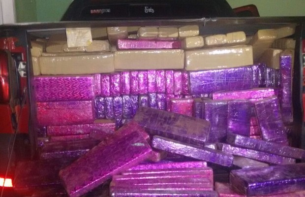 Tático Rodoviário apreendeu 3 homens e centenas de quilos de maconha