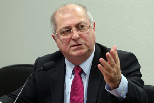 A ação decorre de fatiamento que ocorreu na investigação que estava no Supremo Tribunal Federal; estão sendo cumpridos 11 mandados de prisão preventiva, 40 de busca e apreensão e 14 de condução coercitiva nos estados de São Paulo, do Paraná, Rio Grande do Sul, de Pernambuco e do Distrito Federal