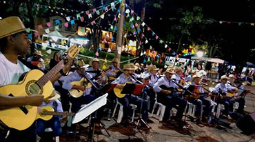 O evento que começa às 9h, contará com a apresentação especial da Orquestra de Violeiros do Sindicato Rural de São Carlos e diversos violeiros da cidade e região