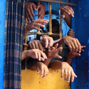 1A25ago2015---presos-na-penitenciaria-desembargador-raimundo-vidal-pessoa-sao-retratados-nesta-terca-feira-25-a-penitenciaria-fica-localizada-no-centro-de-manaus-am-o-presidio-esta-para-ser-14