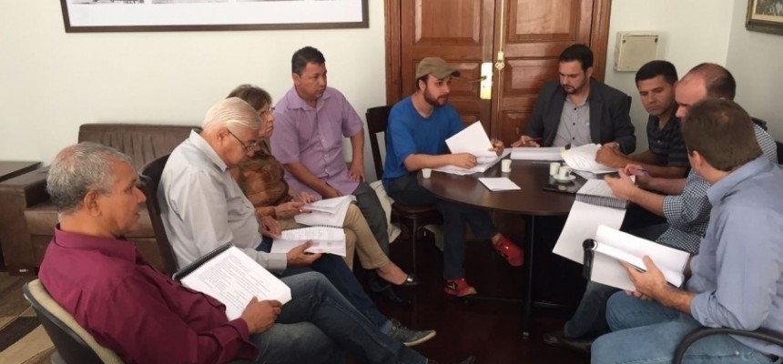 AAAPOLÍTICAREGIMENTO