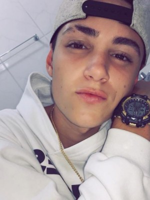 AAAJOVEMMORTO