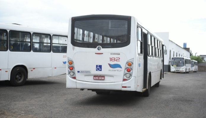 onibus-garagem-5-696x464