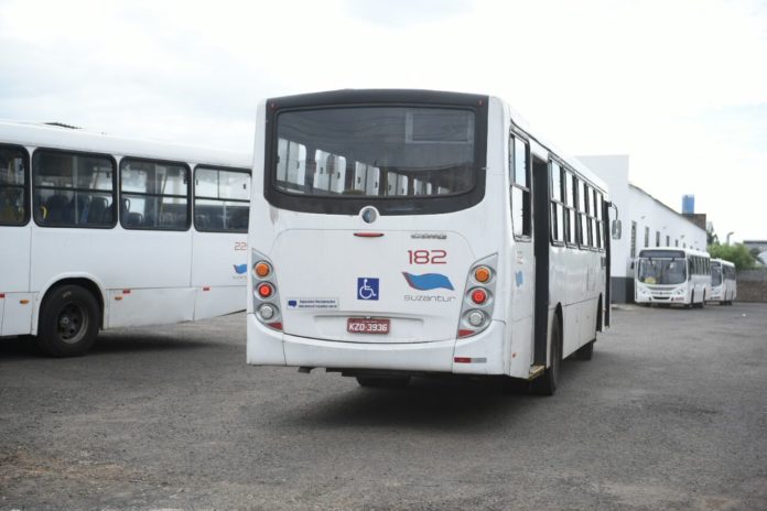 onibus-garagem-5-696x464