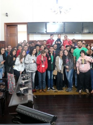 thumbnail_Foto Rodson e alunos do CEFA