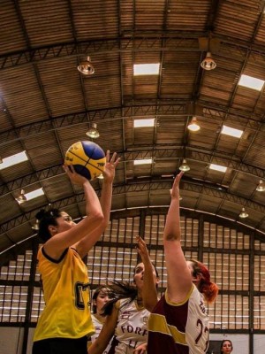 Basquete-Feminino-Caipirusp-2017-696x696