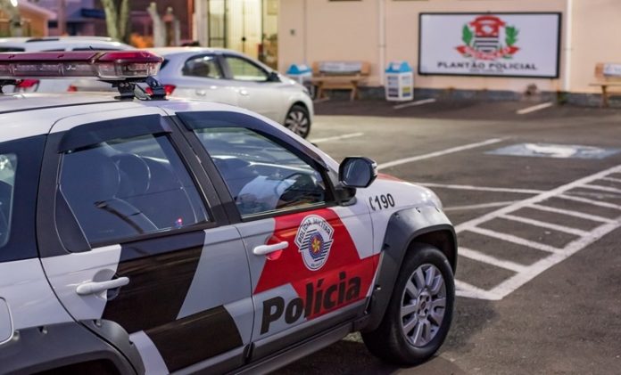 violencia-plantao-policial-1-696x421