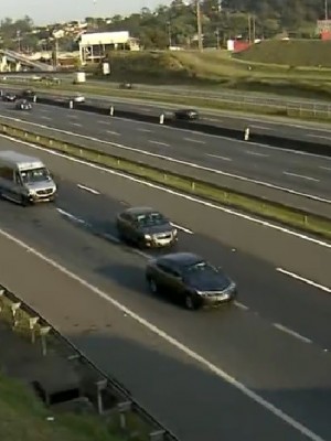 implantacao-de-passarela-causa-bloqueio-em-alca-de-acesso-a-rodovia-dom-pedro-i-em-campinas