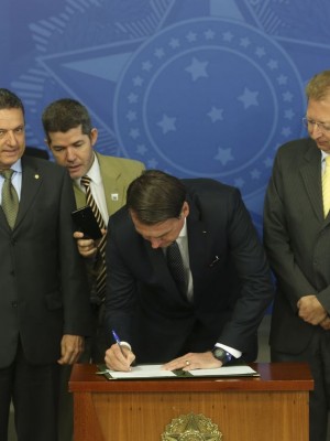 Jair Bolsonaro, Decreto, Horário de Verão