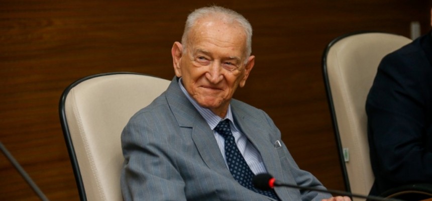 thumbnail_Prof.Dr.Jurandyr Povinelli (1)