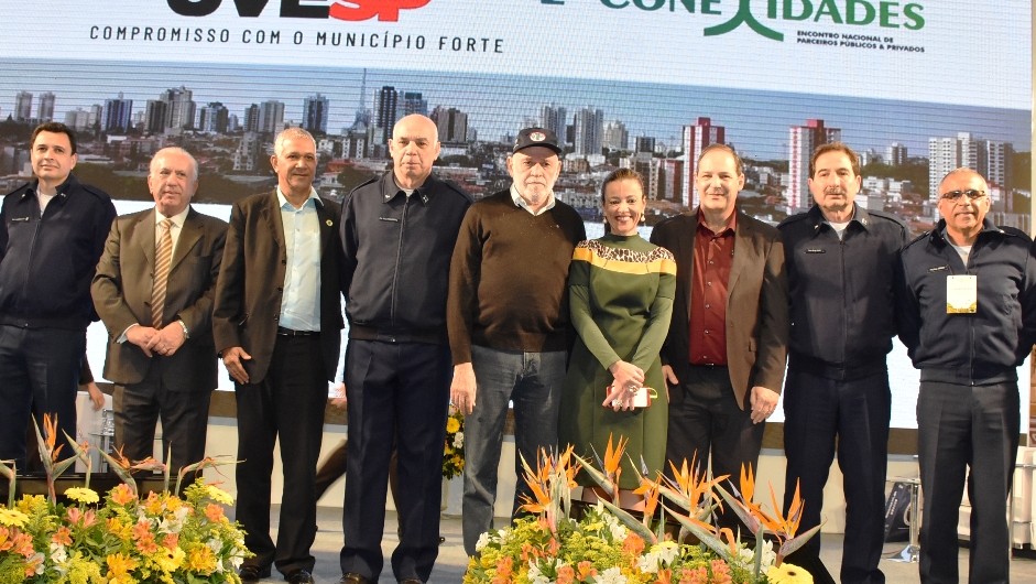 Conexidades FAB 4