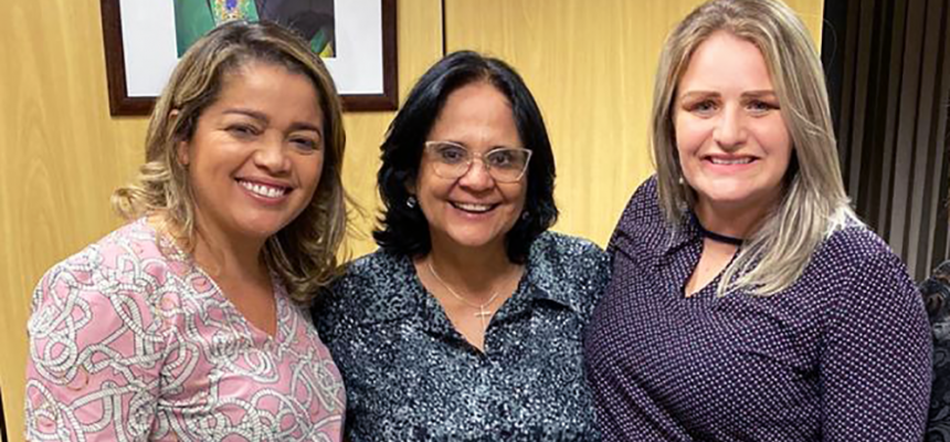 11-SITE-Graciela-Nienov_Ministra-Damares-Alves_Mical-Damasceno_Foto-de-Divulgação