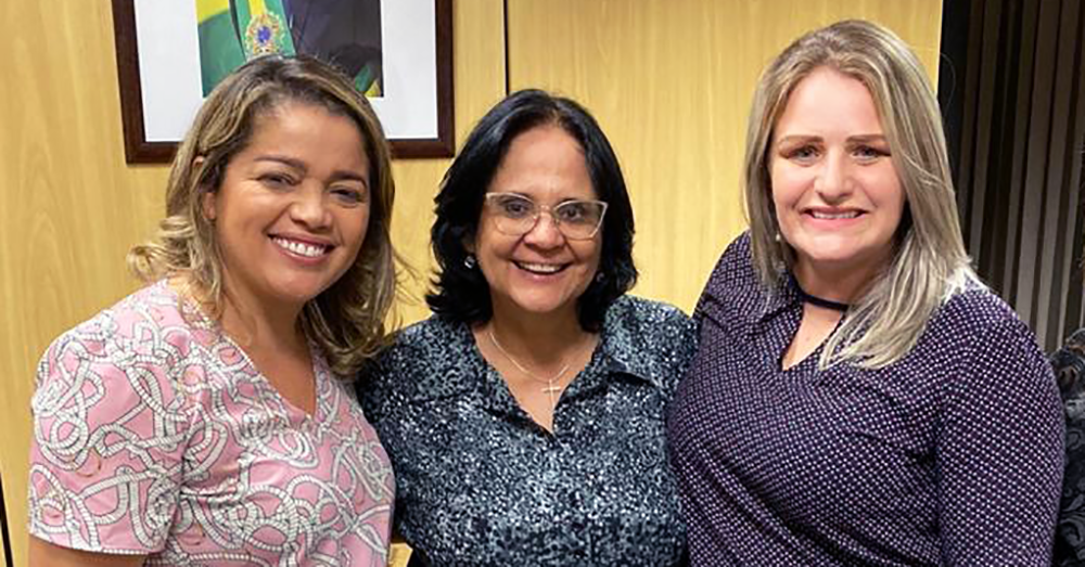 11-SITE-Graciela-Nienov_Ministra-Damares-Alves_Mical-Damasceno_Foto-de-Divulgação