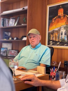 Airton Garcia contrata médicos (1)