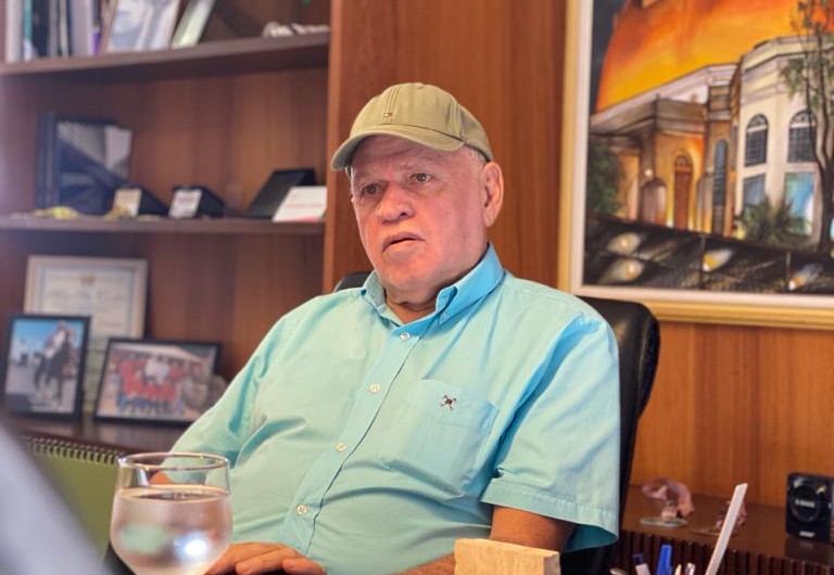 Airton Garcia contrata médicos (1)