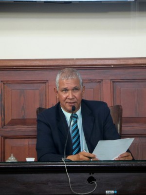 thumbnail_lucao_mesa