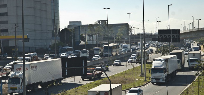 Trânsito congestionado na Marginal do Tietê