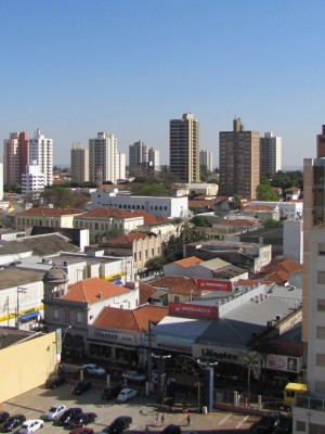 setenta-bairros-de-araraquara-tem-casos-confirmados-de-coviv-19-qE3q