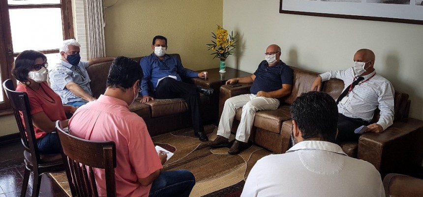 thumbnail_Mesa Diretora da Câmara