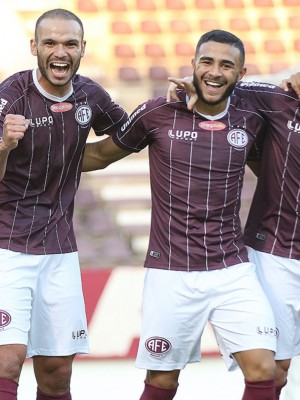 ferroviaria-vence-por-7-a-0-e-segue-lider-4aA9