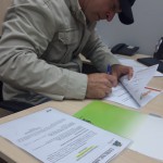 thumbnail_Foto Tiago Parelli - Assinando