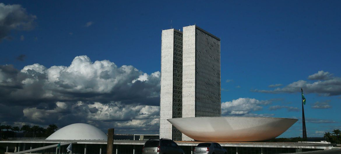 monumentos_brasilia_cupula_plenario_da_camara_dos_deputados3103201337