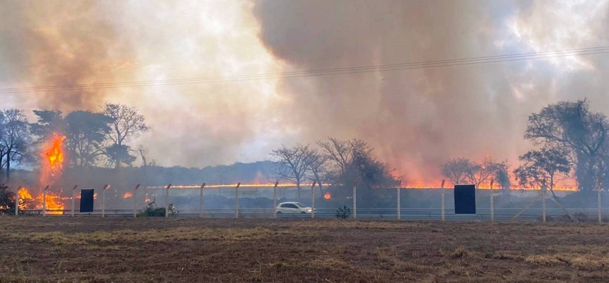 incendio-rende-multa-de-r-16-milhao-em-itapolis-GgDf