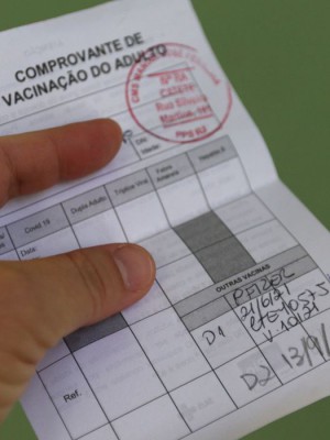comprovante_de_vacinacao_contra_a_covid-19_no_municipio_do_rio_de_janeiro_com_a_vacina_da_pfizer.050720211235