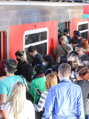 transporte_publico_trem_da_linha_9_esmeralda_da_companhia_paulista_de_trens_metropolitanos_-_cptm_rovrsa_abr_010920214094