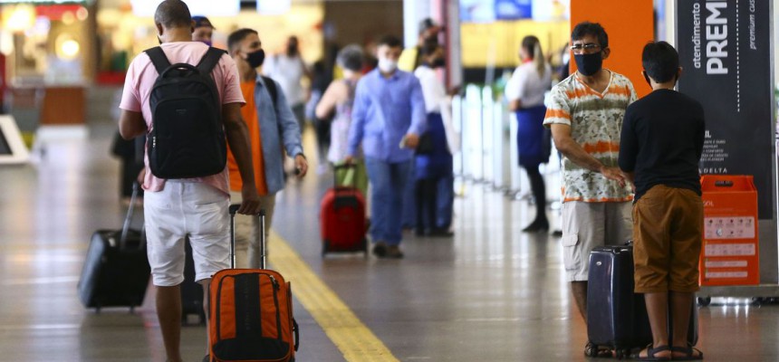 Movimentação de passageiros no Aeroporto Internacional de Brasília.