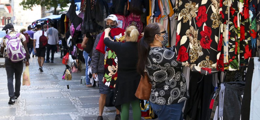 Comércio ambulante no centro de São Paulo