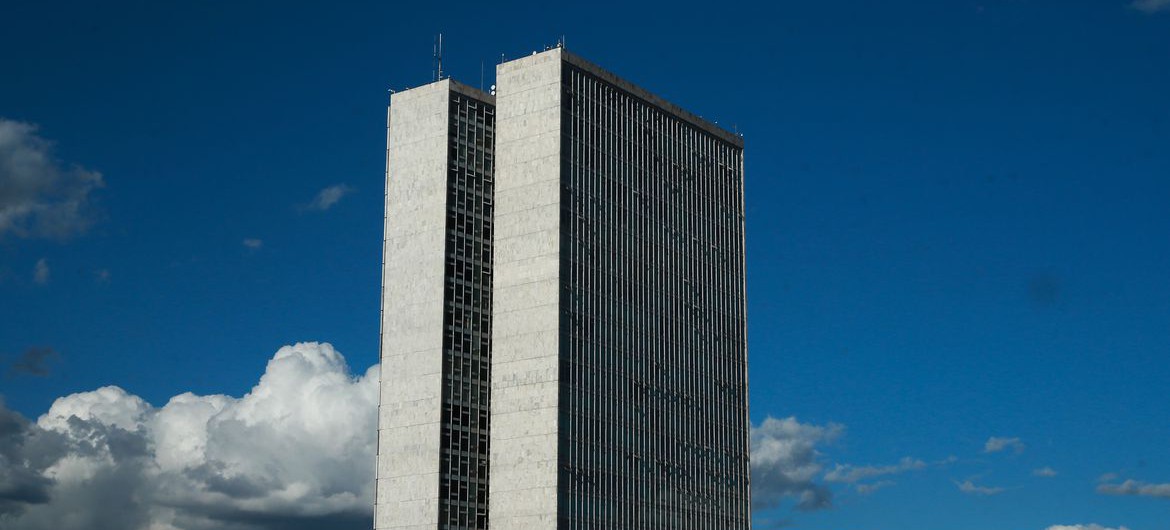 monumentos_brasilia_cupula_plenario_da_camara_dos_deputados3103201340