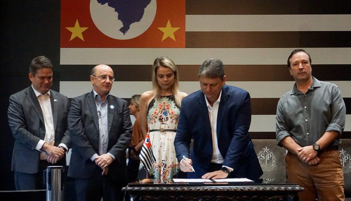 52764490859_38c8224014_c-696x464