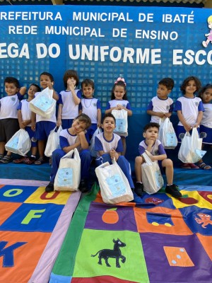 thumbnail_entrega uniformes 2