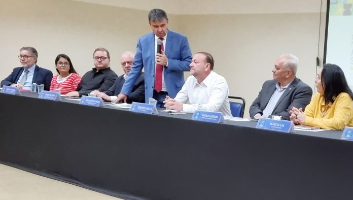 Abertura-da-Conferencia-Municipal-de-Assistencia-Social-teve-a-presenca-do-ministro-Wellington-Dias-Foto-Tete-viviani-9-696x394